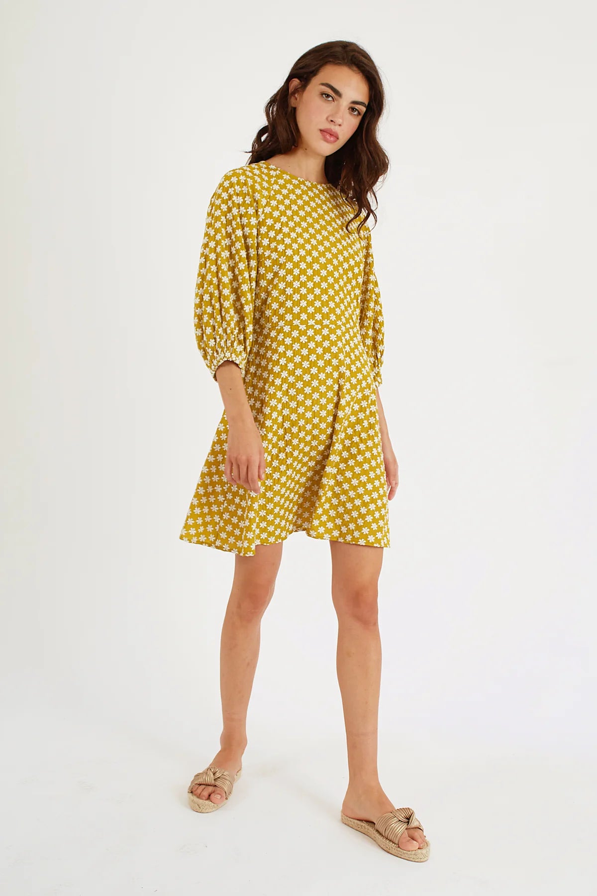 Classic 3/4 Sleeve Round Neck Knee High Dress