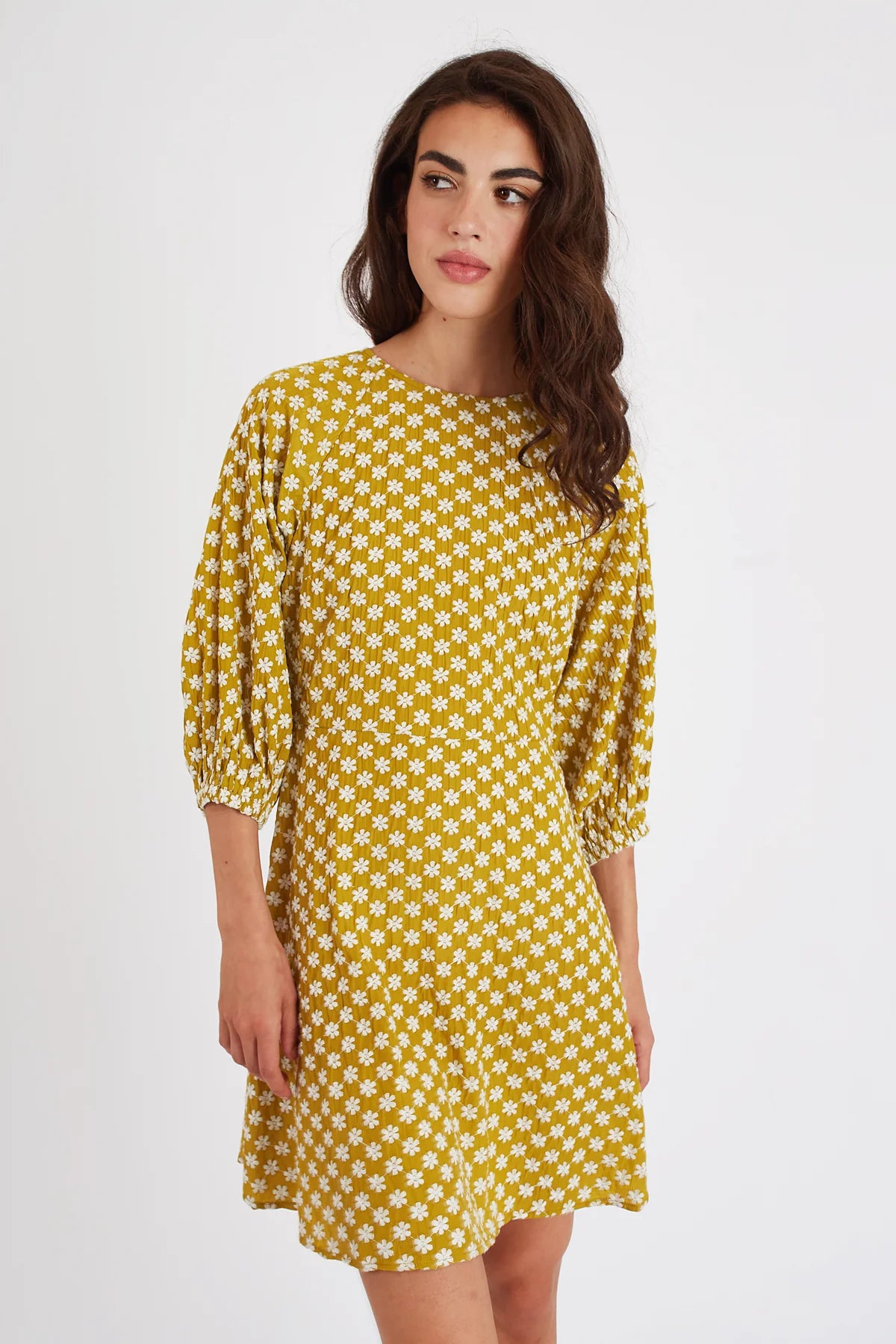 Classic 3/4 Sleeve Round Neck Knee High Dress