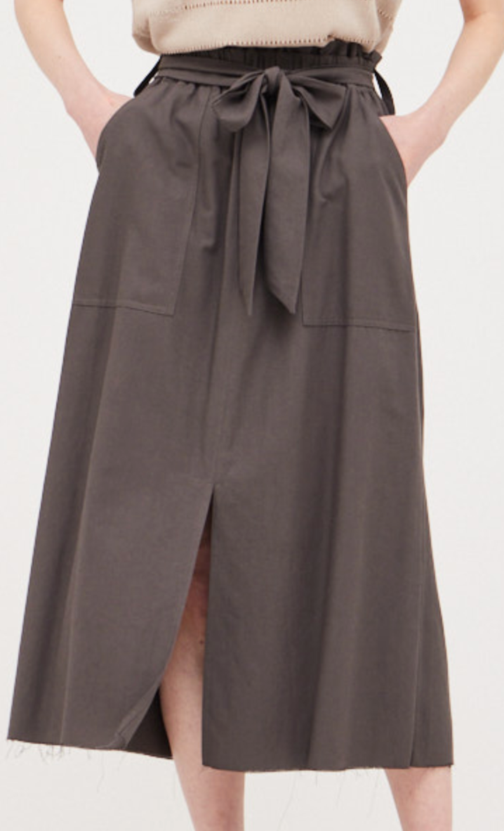 FRONT SLIT BELTED MIDI CARGO SKIRT