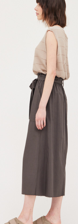 FRONT SLIT BELTED MIDI CARGO SKIRT