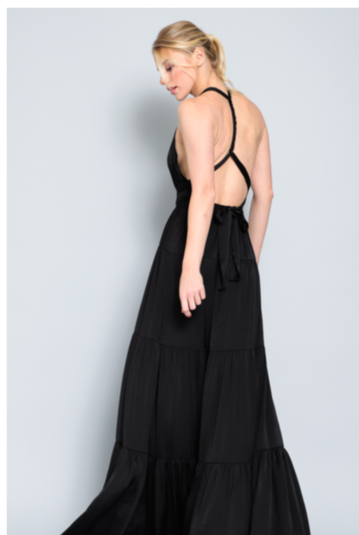 HALTER BACK TIE DETAIL MAXI DRESS
