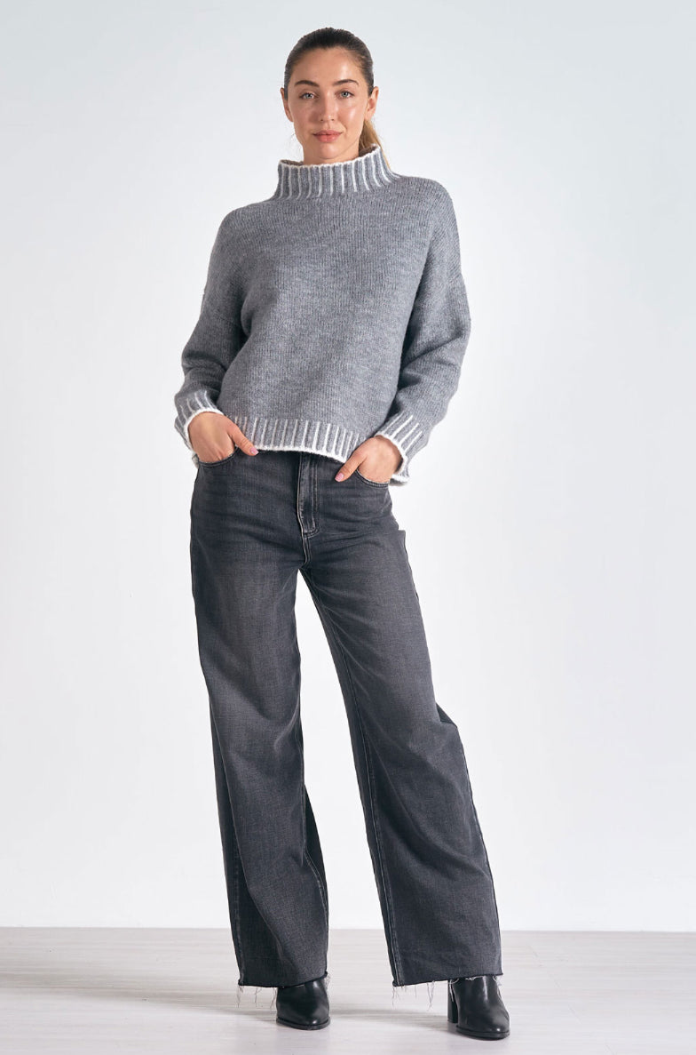 SOFT MOCK TURTLE NECK SWEATER