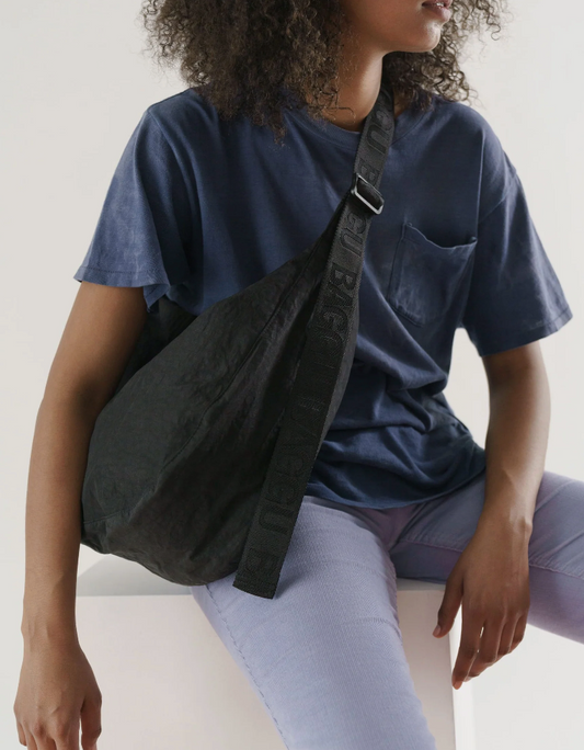 BAGGU LARGE CRESCENT CROSSBODY BAG